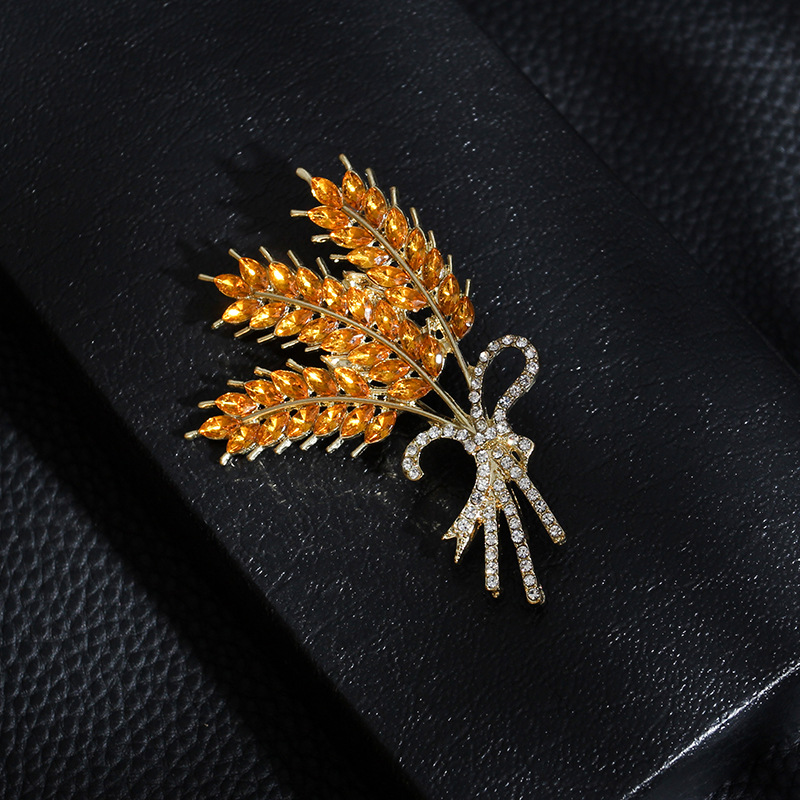 Wheat ear brooch for women, small fragrance style, temperament, anti exposure corsage, shirt fixed suit pin buckle, clothing collar pin accessories_voghion.com