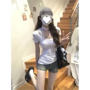 Pure Desire Halter Neck Lace Design White Short Sleeve T-Shirt for Women, Summer Irregular U-Neck Unique Slimming Top