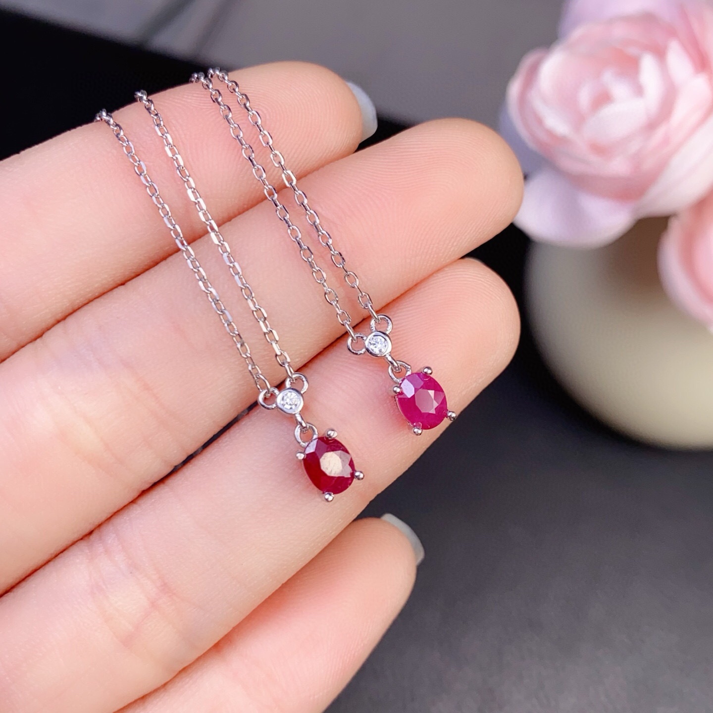 Fashionable ruby platinum pendant