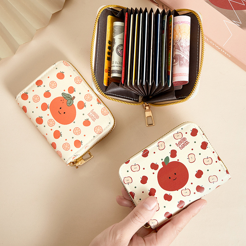 Lindo paquete de tarjetas para estudiantes de gran capacidad, portátil y exquisito de gama alta 2024 nuevo conjunto de tarjetas de identificación personalizadas antidemagógico