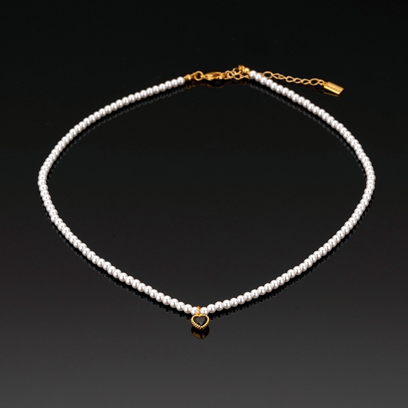 Retro brass necklace with zircon from pearl