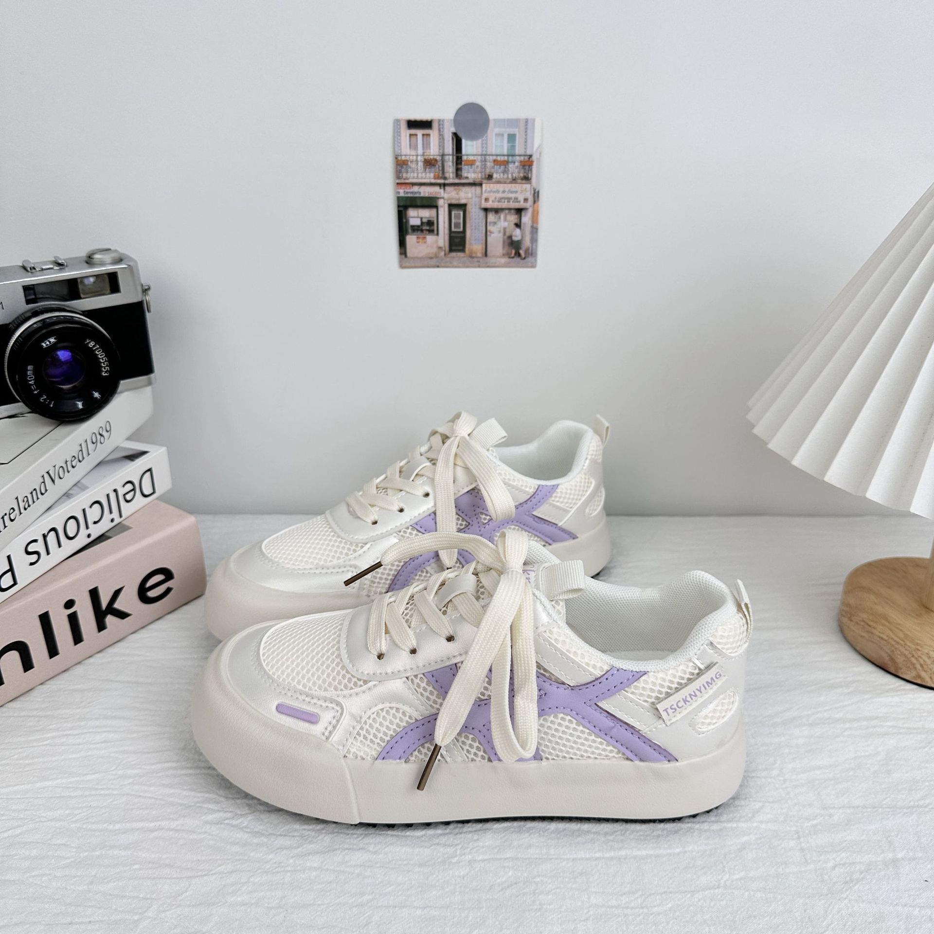 6662 zapatos blancos de aumento de suela gruesa de verano para mujer 2025 nuevo estilo de malla de todo fósforo transpirable con falda Zi Dexun zapatillas