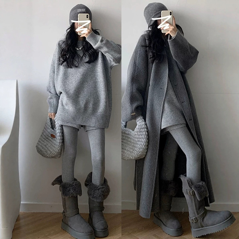 Gray knitted sweater dress for women, autumn/winter 2026 new collection, early autumn, high-end style, suitable as an inner layer for a coat