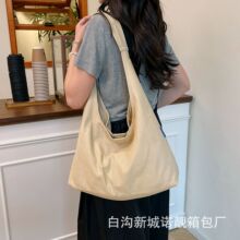 �nϵ��ˇ��������s С���·��������e�r�д������μ�Ů����ĸ��