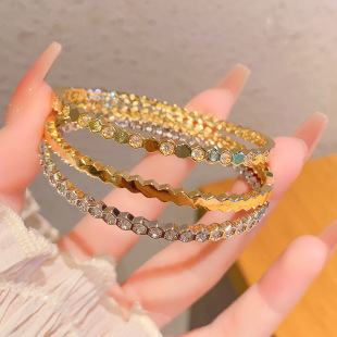 �S��ֱ�N�~��ʯ�M���Ƿ䳲���C�p�����CŮ�r�аٴ��֭h����B��