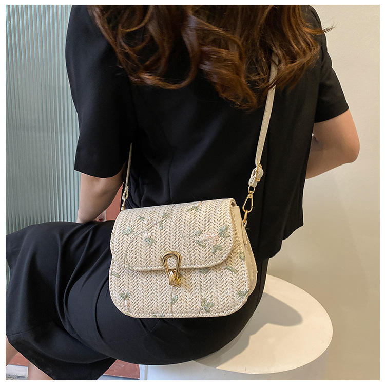Square Shape Small Size Women's Small Straw Flower Streetwear Square Magnetic Buckle Shoulder Bag Crossbody Bag Straw Bag