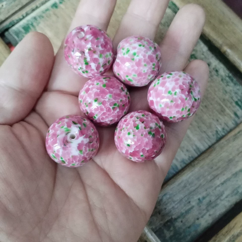 Fuchsia beads, pendant