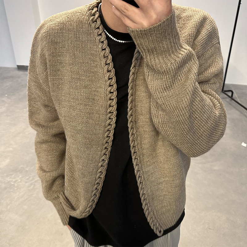 复古卡其色勾花环扣领针织开衫外套男秋季法式慵懒老钱风v领毛衣|undefined