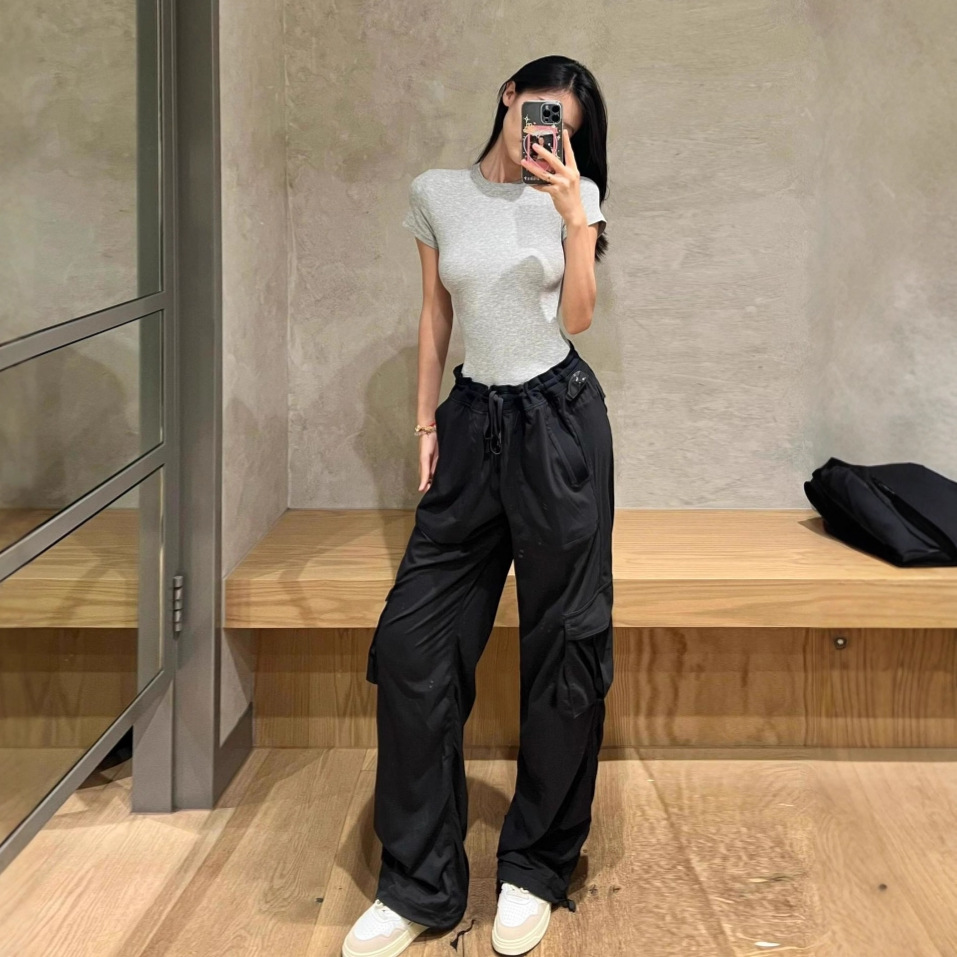 검은색