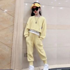 子供服の女性の秋のスーツの洋風の女の子の秋の服の長袖の偽の2つの服の子供の2つのセットの運動服