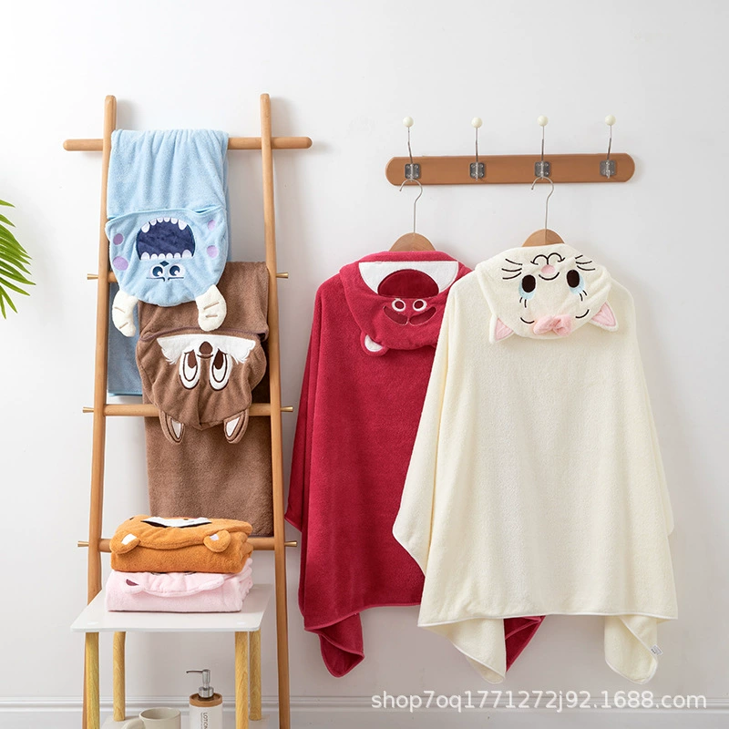 Детское полотенце-пончо можно носить и обергивать вокруг тела, мягкое и впитывающее для купания, халат с капюшоном для всех сезонов, из кораллового флиса.