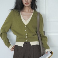 EIGHTMONTH緑の偽の2つのセーターの女性の秋の新しいニットのカーディガンの上着の怠惰な高級感