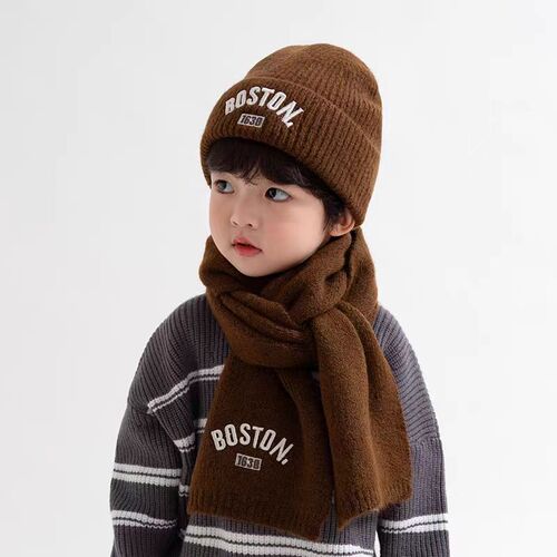 Children's hat and scarf set, autumn and winter style, stylish embroidered letter warm windproof scarf, Korean baby hat