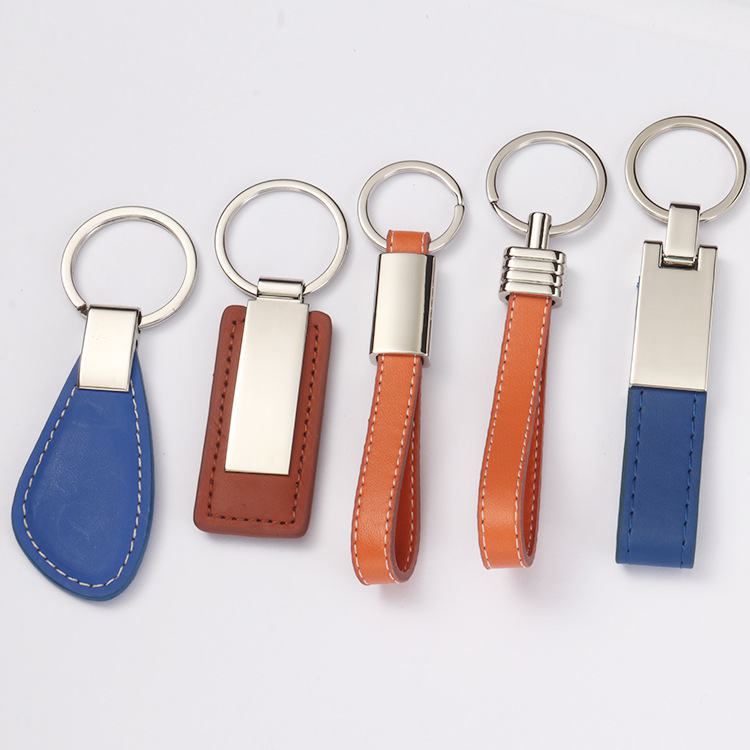 Molde abierto personalizado llavero de cuero colgante de llave de automóvil multicolor opcional logotipo impreso colgante de niña pequeña