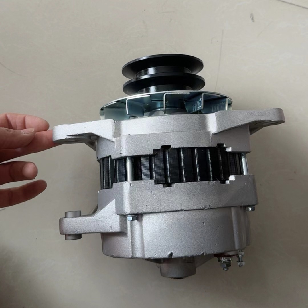 Dongfanghong Engine Tractor Diesel Engine Generator Agricultural Machinery Parts JFZ1108 Generator 12V100A