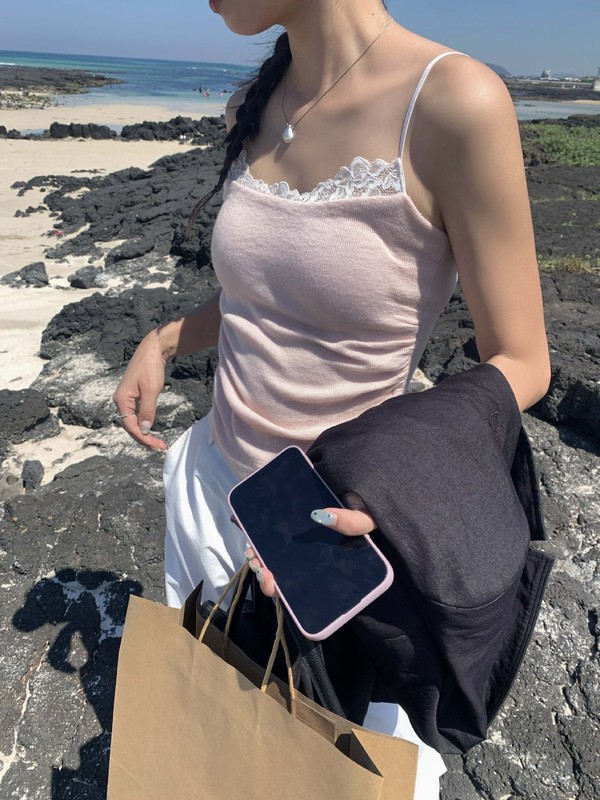 黄峥韩版纯欲毛织蕾丝带胸垫吊带背心女秋季收腰褶皱打底530047|undefined