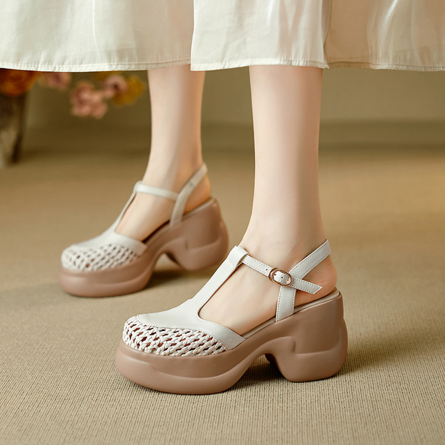 Sandal nữ quai chữ T đế xốp dày phong cách La Mã — đen