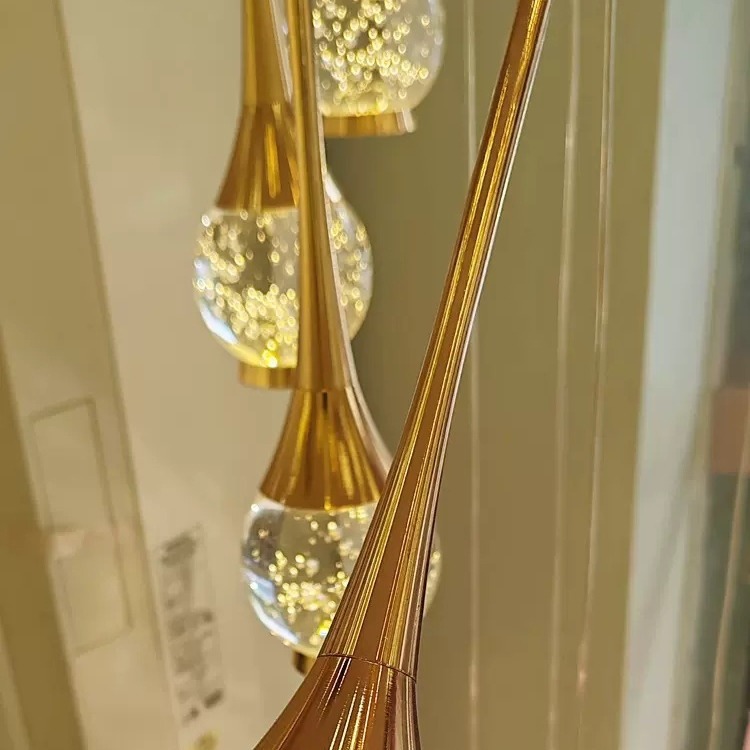 escaleras lujosas escaleras de cristal doble giratorias escaleras largas escaleras ligeras escaleras dúplex escaleras lámparas candelables lámparas loft vacías