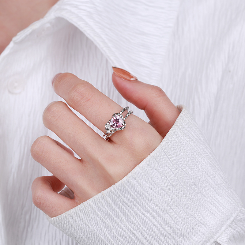 One size ring with zircon