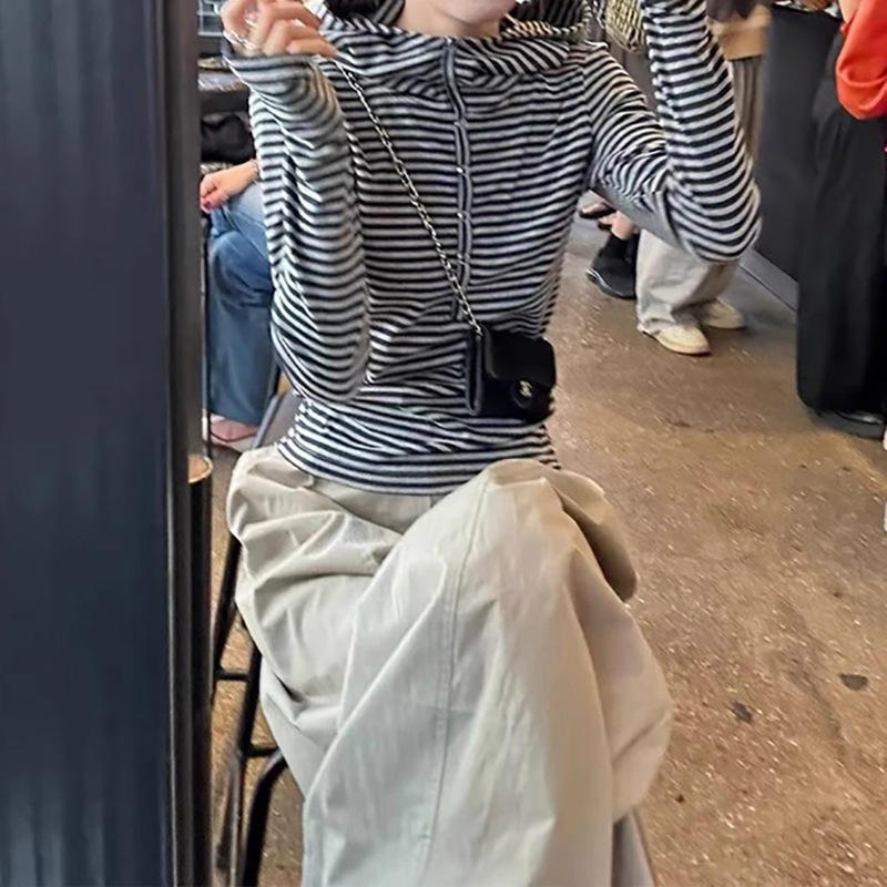 现货厂家批发 条纹设计感连帽长袖 T恤女气质高JI感休闲打底上衣|undefined