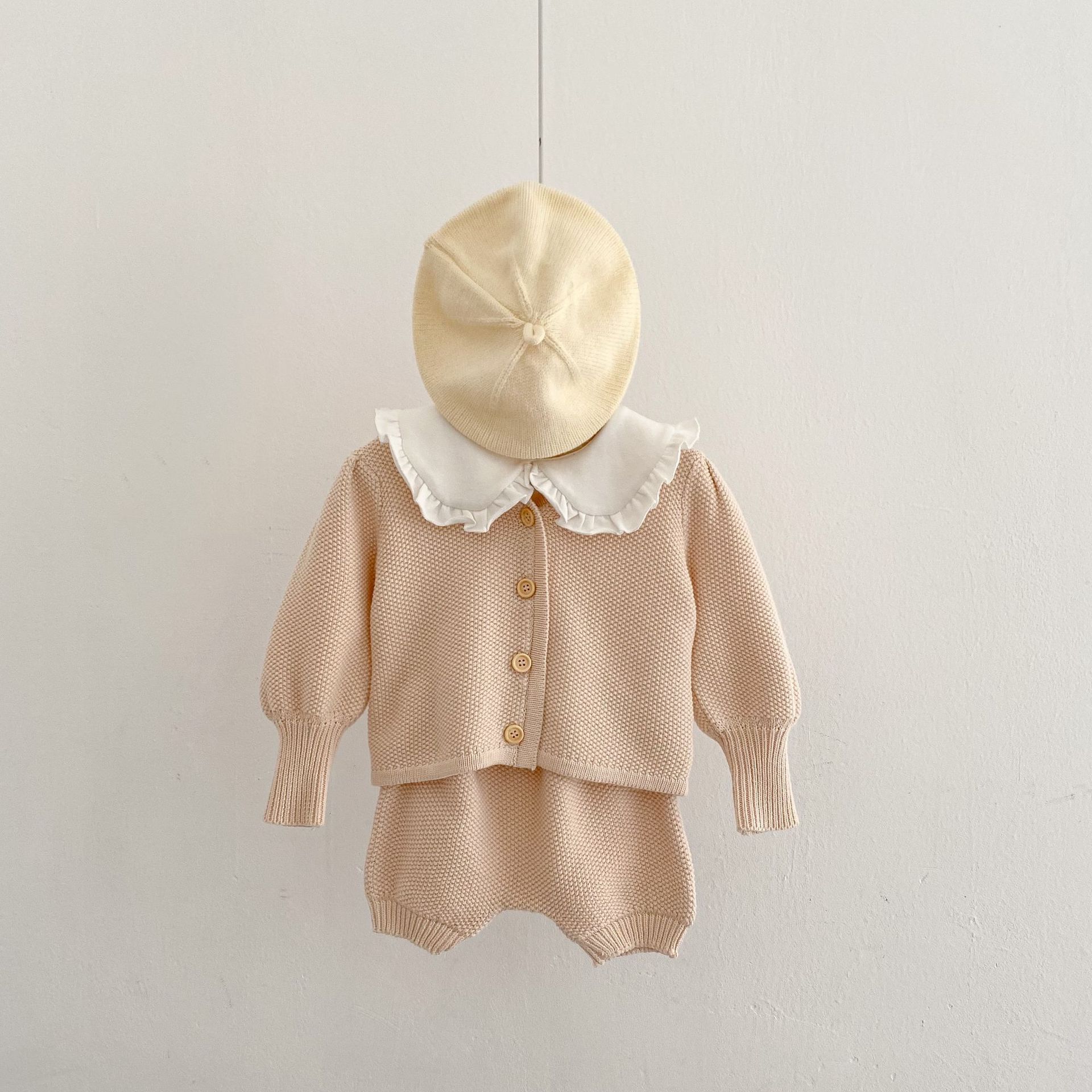 2024 Tavaszi Baba Férfi és Női Kötött V-nyakú Buborékos Ujjú Kabát Lámpás Rövidnadrág Két Részes Szett_voghion.com