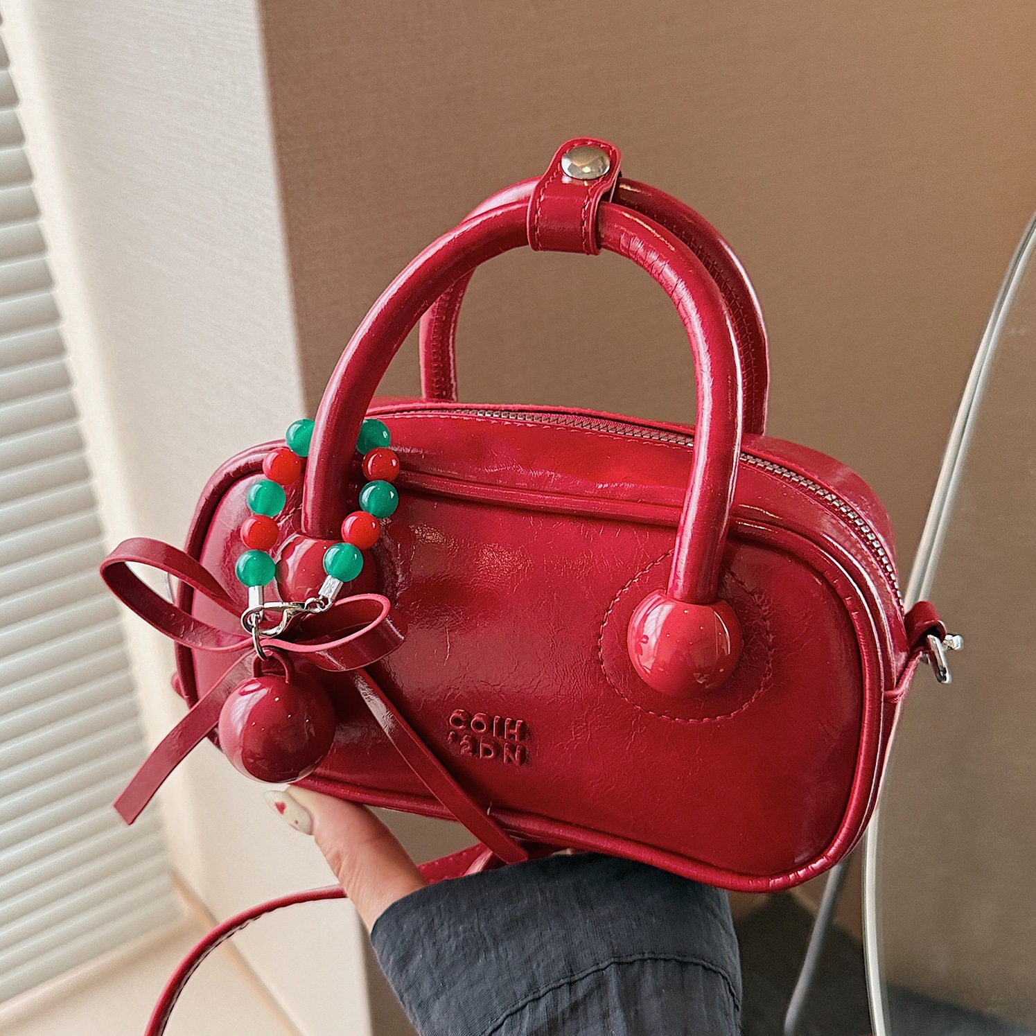 Bolsa de almohada portátil de alta moda versátil para mujeres 2025 nuevo estilo extranjero simple ocio de hombro pequeño bolso de hombro