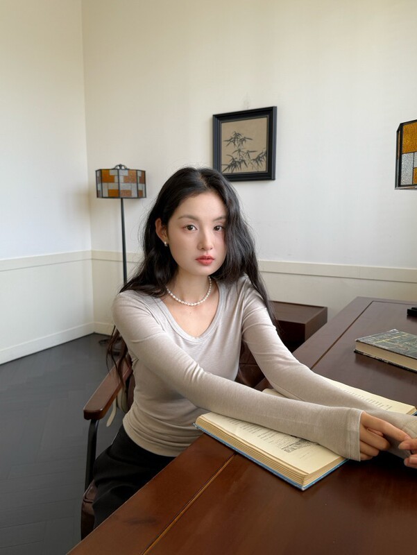 DIGM | 2025秋冬极简风褶皱打底衫天丝羊毛针织衫长袖T恤女57285|undefined