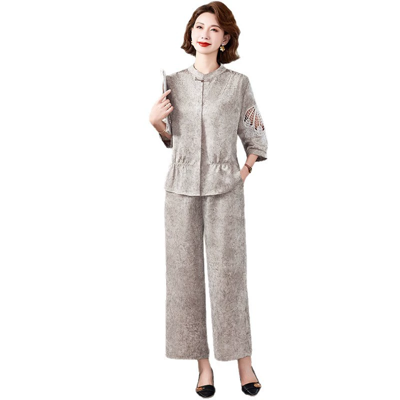 Весенний костюм для мамы среднего возраста, новинка 2025 года, весенне-летние рубашки для среднего и пожилого возраста, рубашка из искусственного шелка, топы, комплект из двух предметов для женщин