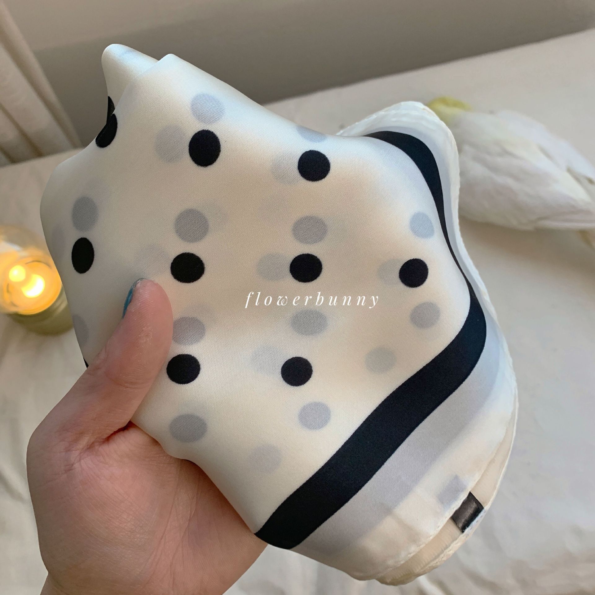 Decoración de verano bufandas de seda para viajeros bufandas profesionales 70x70 pequeñas bufandas cuadradas accesorios de mujer ataduras de cabello seda simulada