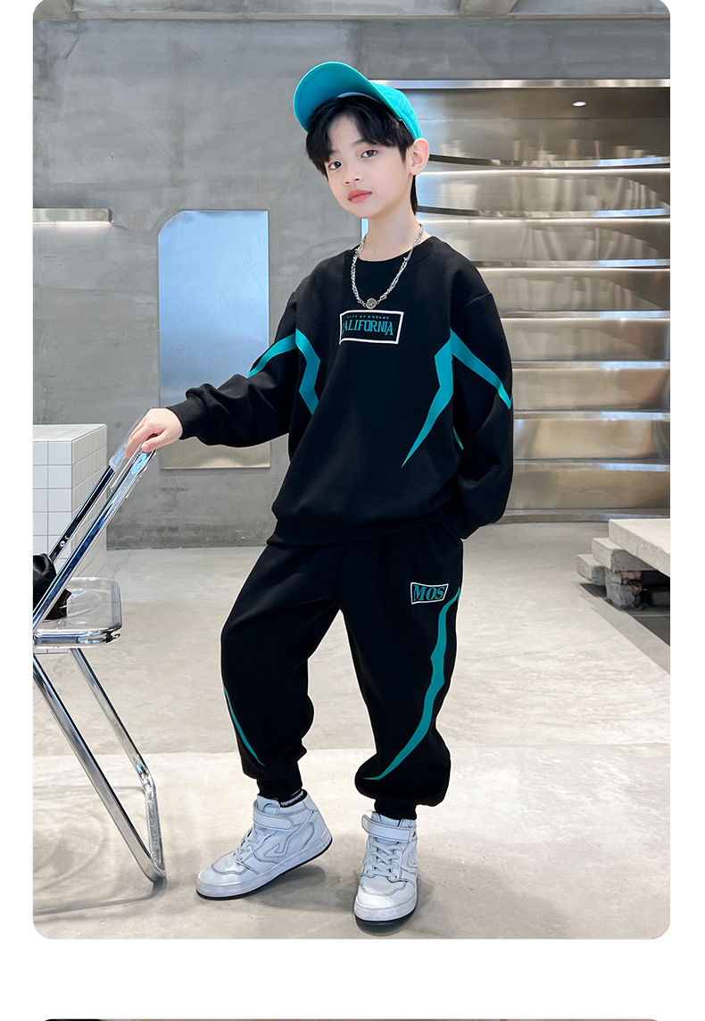 The 2022 new autumn collection for Boys from Zhongda Tong is a stylish two-piece set with lightning prints for the spring and autumn season pic 6