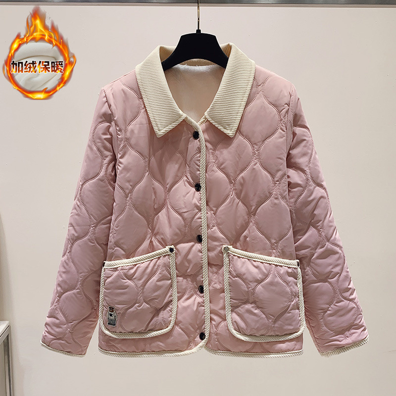 色の小さい香の風の冬の新型の綿入れの服の女性のゆったりしている大きいサイズの百合の外はベルベットを着て厚い襟の小さい綿入れの上着をひっくり返します。|undefined