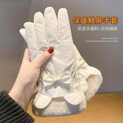 冬の保温女性の自転車にベルベットをつけてベアーの耳を厚くして、屋外で水をかけないようにスキー手袋を卸売りする