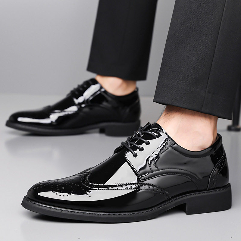 Giày tây nam da bóng kiểu Brogue khắc họa tiết mũi nhọn buộc dây — giày màu nâu, giày đen