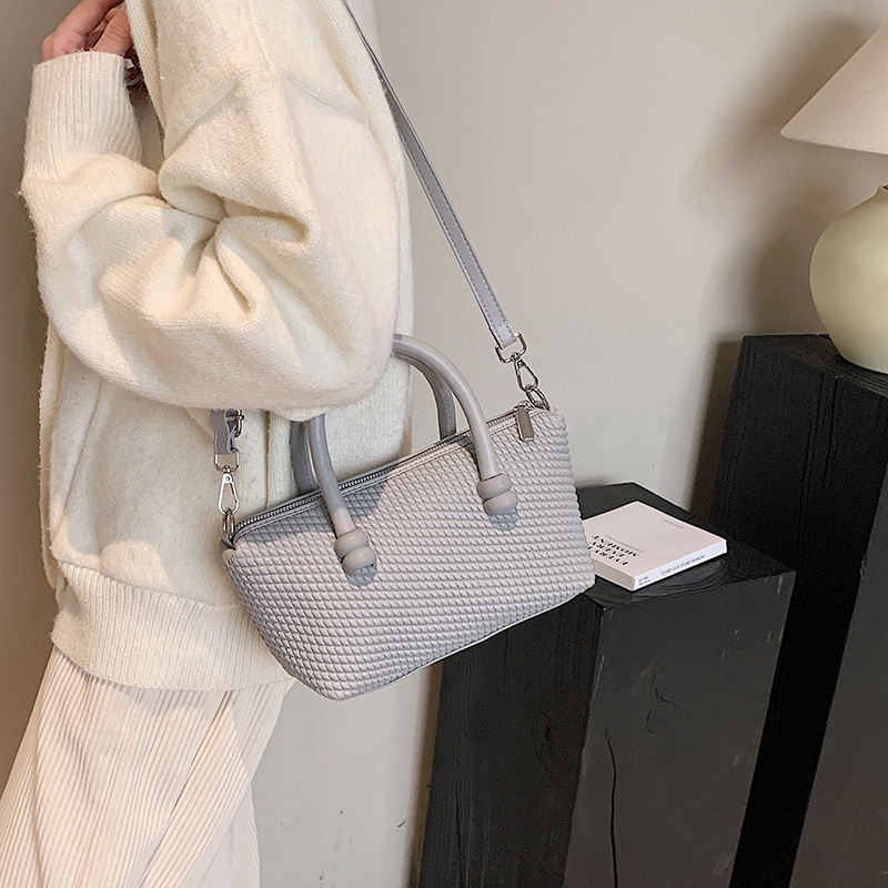 Bolso de moda coreana 2025 verano nuevo estilo bolso de hombro tejido bolso de mensajero retro casual mujer