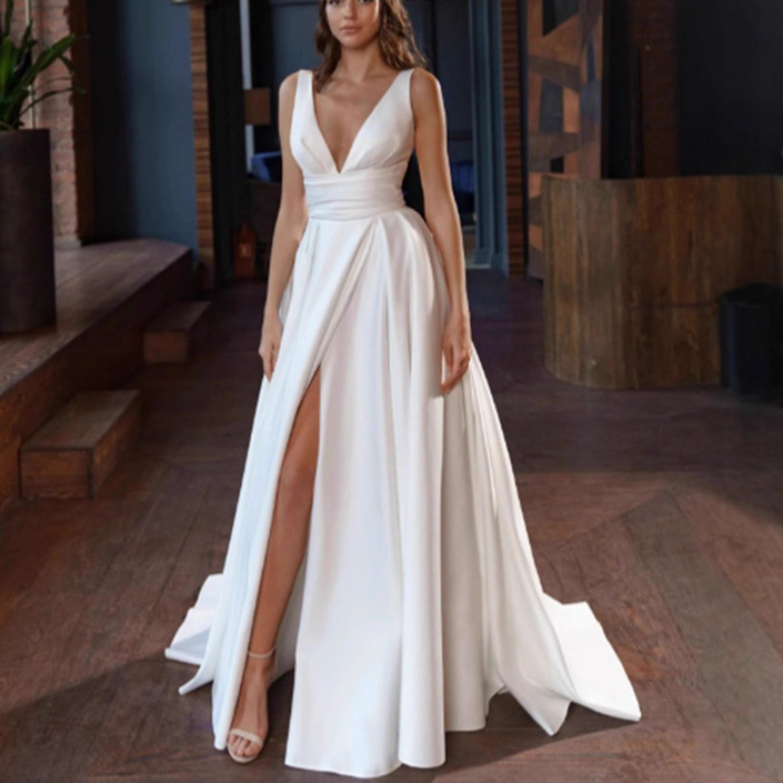 2026 Winter New Vintage French-Style Elegant Long White Evening Dress with Deep V-Neck and Open Back for Hosts 2026 Winter New Vintage French-Style Elegant Long White Evening Dress with Deep V-Neck and Open Back for Hosts
