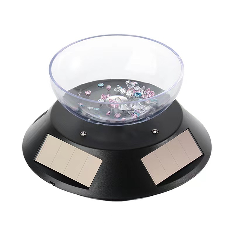 그릇에 검은 색