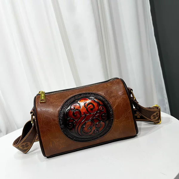 Single-Shoulder Bag with Leather Cloud Pattern Embossing, Textured Relief Crossbody Bag with Wide Shoulder Strap, Niche Design, Casual Commuter Bag for Women