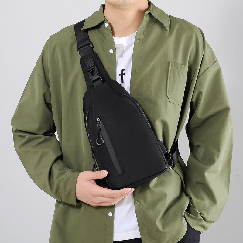 Muestra de bolso de hombro ligero al aire libre para hombres, bolso de pecho para hombres, bolso de hombro de moda simple, moda
