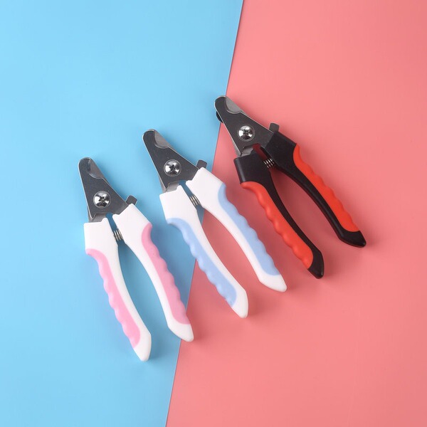 Universal nail scissors for nails