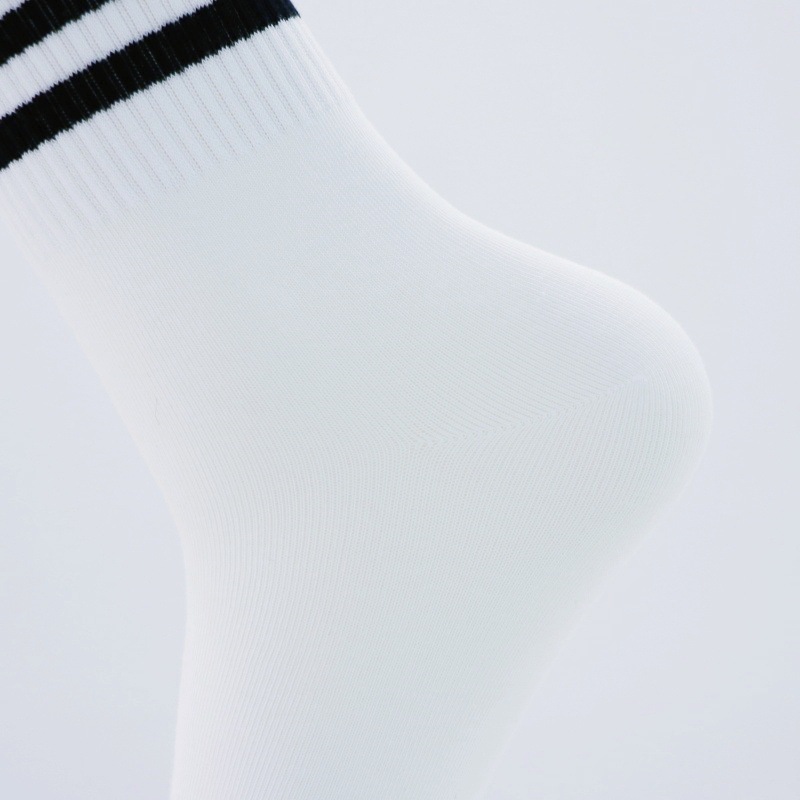 Schüler-Socken in Lagerbestand, Ganzjahres-Bestseller, Collegestyle, anti-Pilling, nahtlose Zehennaht, Baumwollsocken mit zwei Streifen, Unisex-Sportsocken