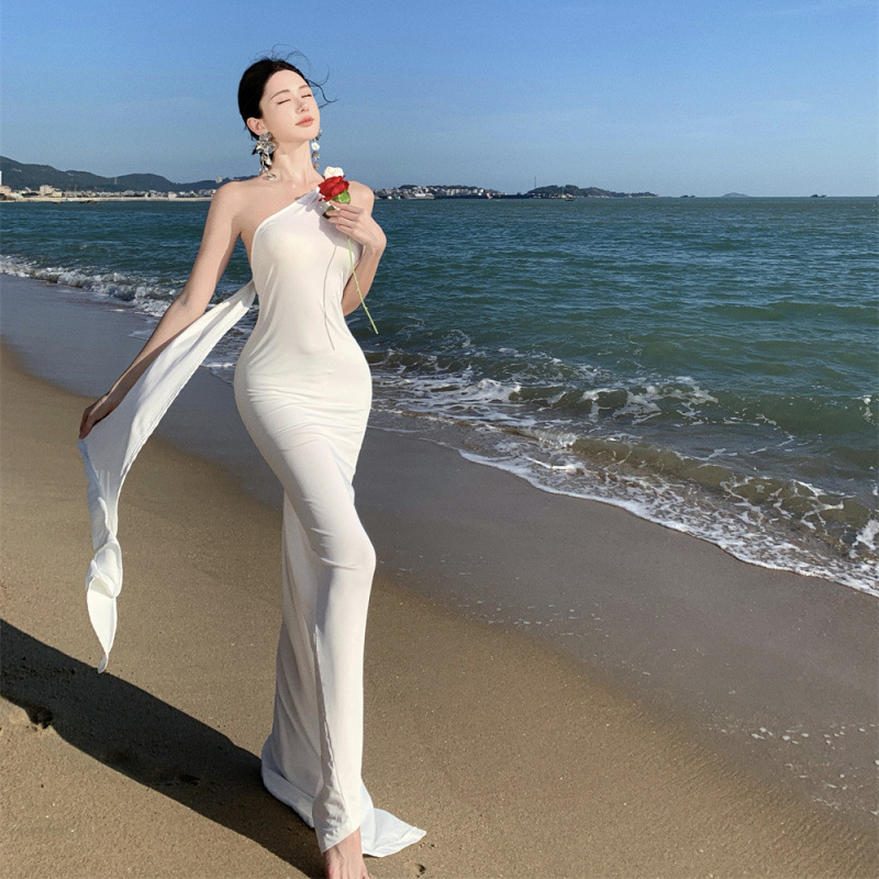 女神性感大露背斜肩飘带连衣裙性感辣妹包臀超长款拖地长裙