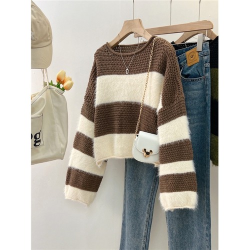Retro-style Loose Short-Sleeve Lazy-Style Sweater for Women | Autumn/Winter Designer-Friendly Outerwear with Patchwork & Striped Knitted Top