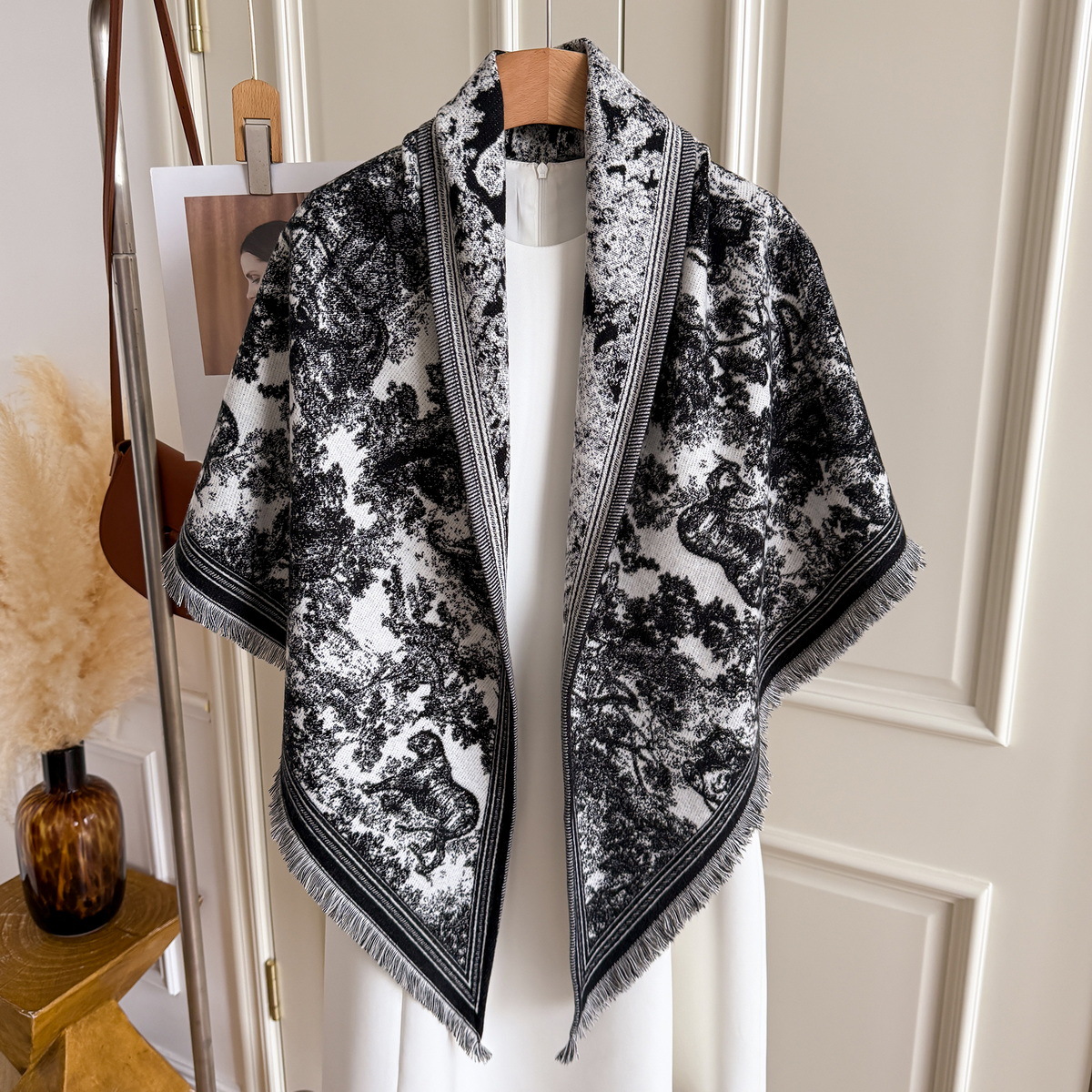 Winter Thickened Trendy Jacquard Herringbone Triangle Scarf Korean Style Women's Professional Accessory Shawl
