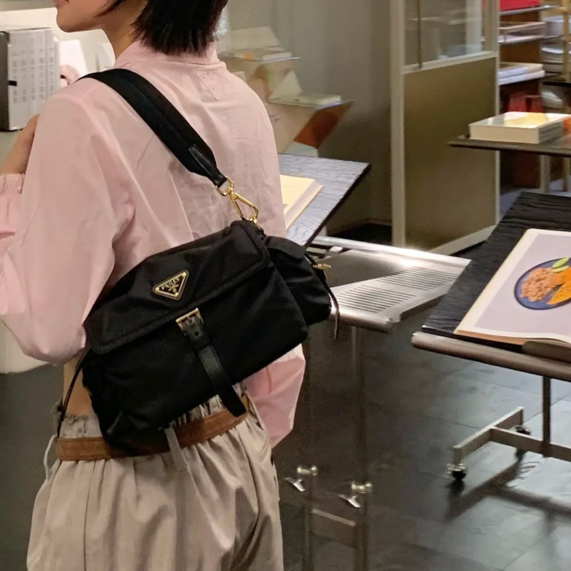 ins网红复古休闲百搭多口袋尼龙机车风单肩腋下包2025秋冬新款女|undefined