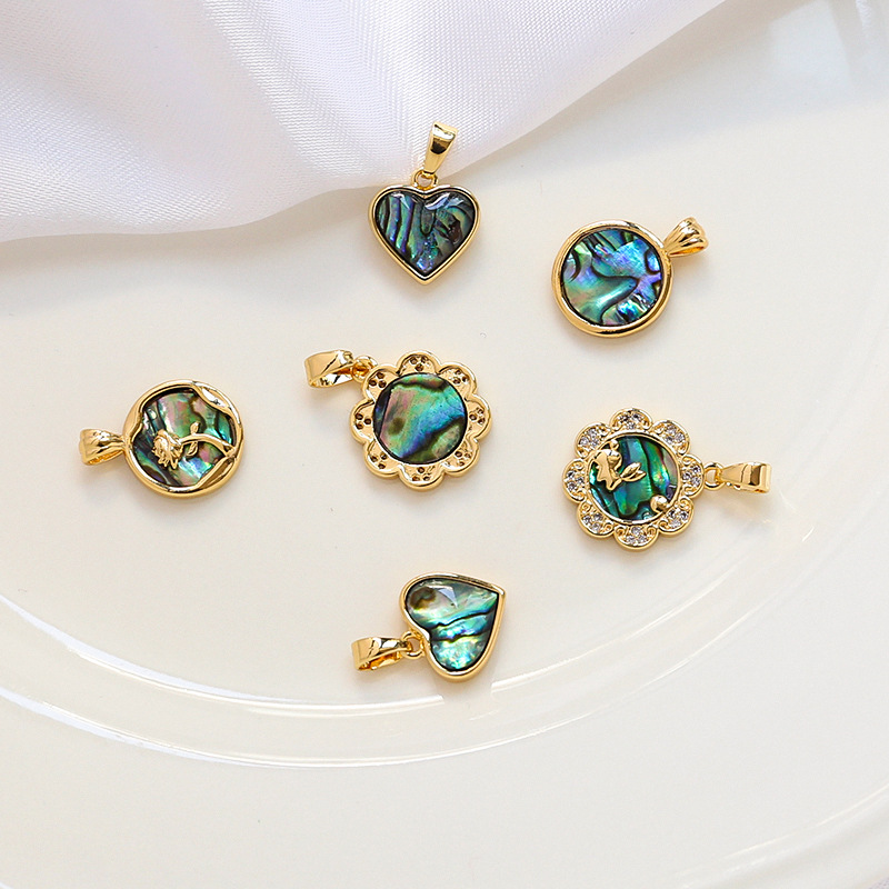 2 PCS/Package Quantity 2 PCS/Package 11*16MM 12*17mm 14 * 22mm Copper Abalone Shell Heart Shape Pendant