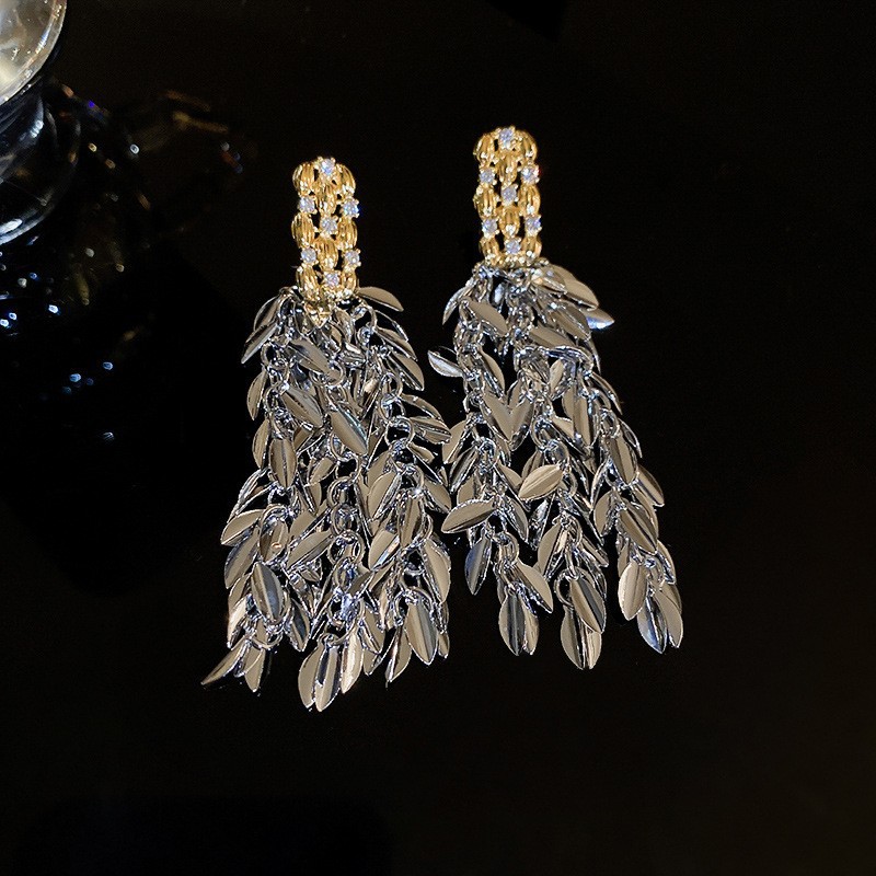Pendientes de borla de hoja de circón largo de viento de metal con aguja de plata Pendientes de moda exquisita Pendientes de lujo ligero de viento frío