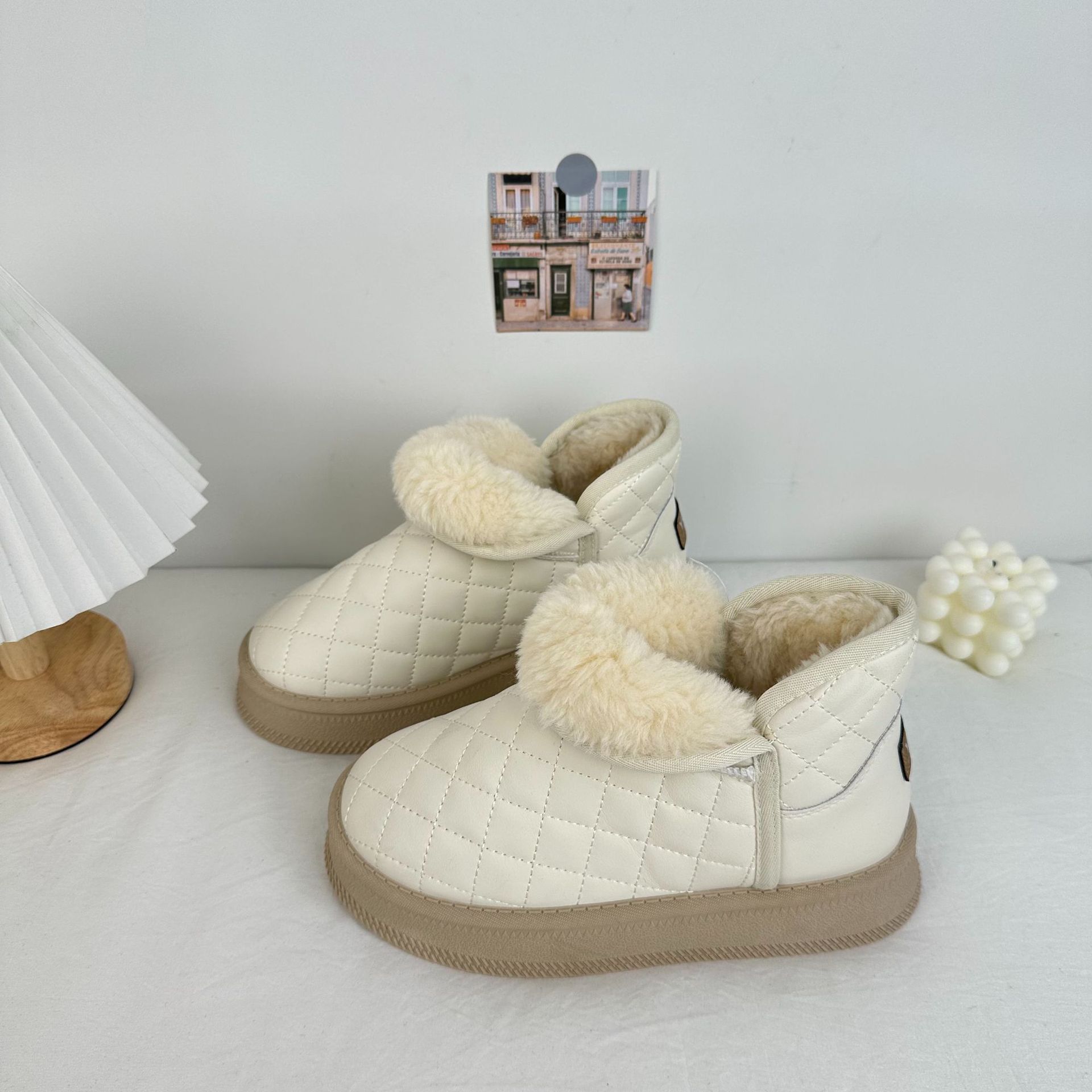 Zapatos de nieve de lana gruesa de onda lejana para mujer 2025 estudiantes de invierno nuevas botas cortas cálidas de todo fósforo más zapatos de mujer coreanos de terciopelo