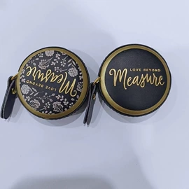 量衣卷尺;化妆镜;卷尺