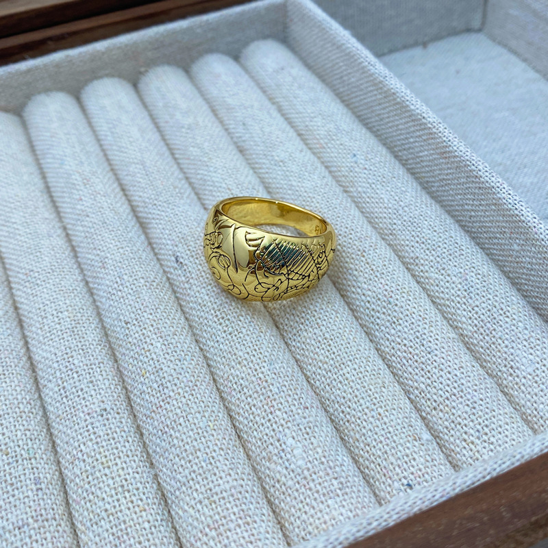 Anel vintage francês em latão dourado para mulher_voghion.com