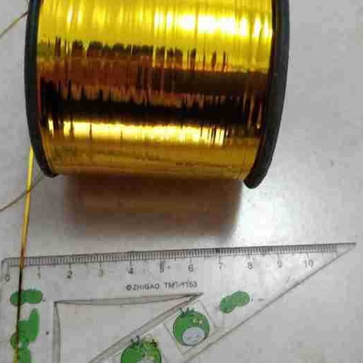 双金丝条股线商标带织造双银片S捻股线中国红亮丝线黑丝麻花状线